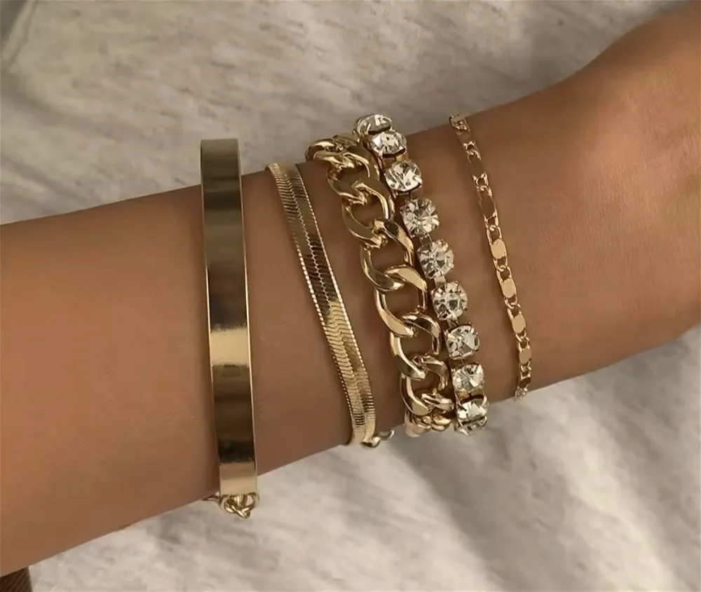 Set of 05 Golden bracelets