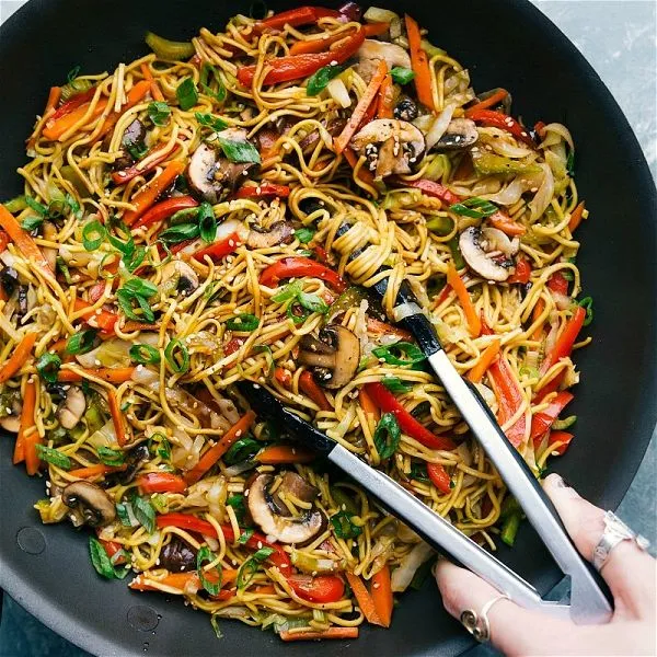 Veggie Chow Mein - Chow Mein & Chopsuey