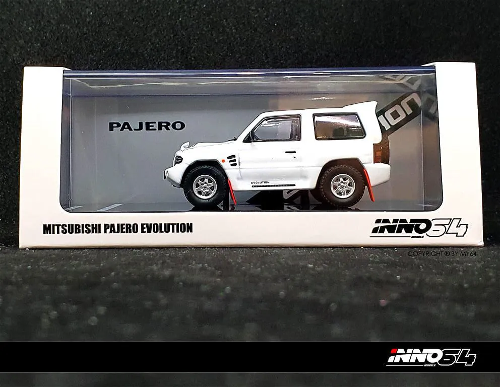 INNO64 | MITSUBISHI PAJERO EVO | WHITE