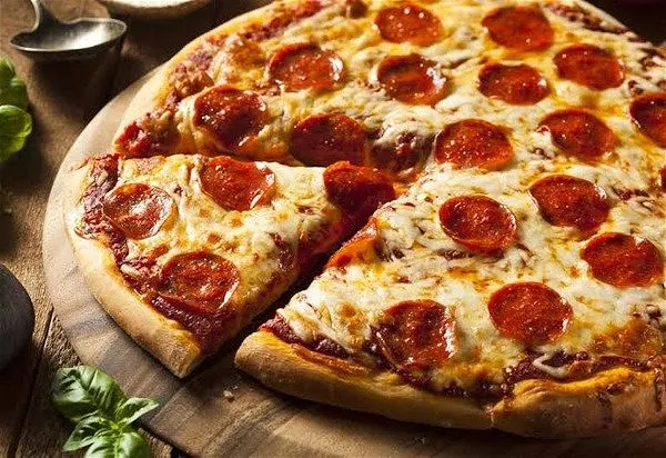 Pepperoni & Cheese Pizza