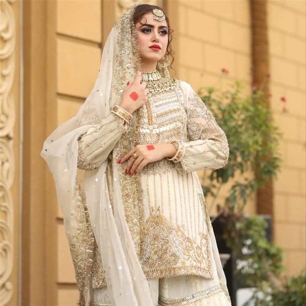 Hinash Dress In Pakistan