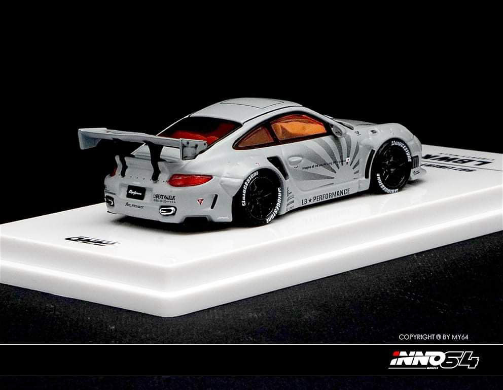 INNO64 | PORSCHE 997 LBWK | GREY