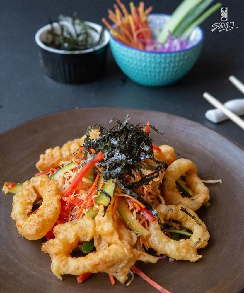 CHILLI & LIME CALAMARI SALAD