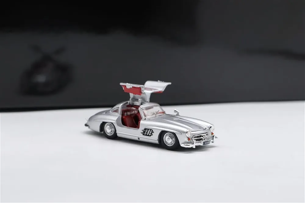 BSC | MERCEDES BENZ 300 SL | SILVER | WITH RED INTERIOR | DAMAGED