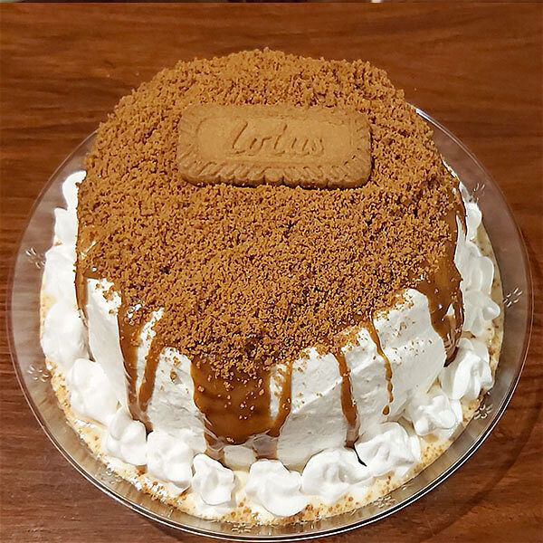 Lotus Biscoff Tres Lech Cake