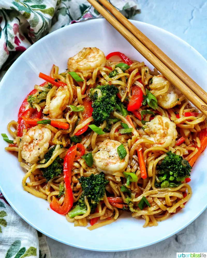 Chicken & Prawn Chow Mein - Noodle