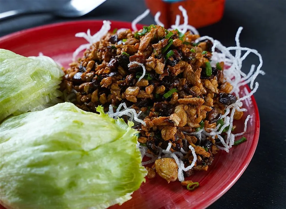 Minced Chicken Lettuce Wraps