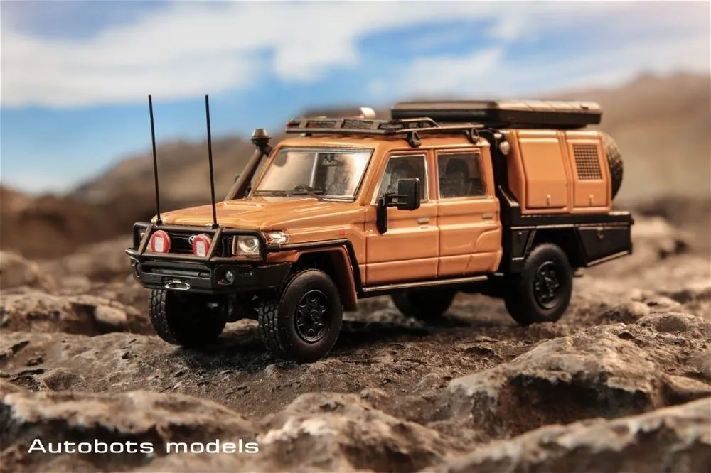 AUTOBOTS | TOYOTA LAND CRUISER LC79 DOUBLE CABIN | SAND