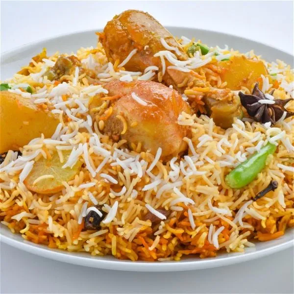 Karachi Deghi Chicken Biryani (Half) 4-5 Persons