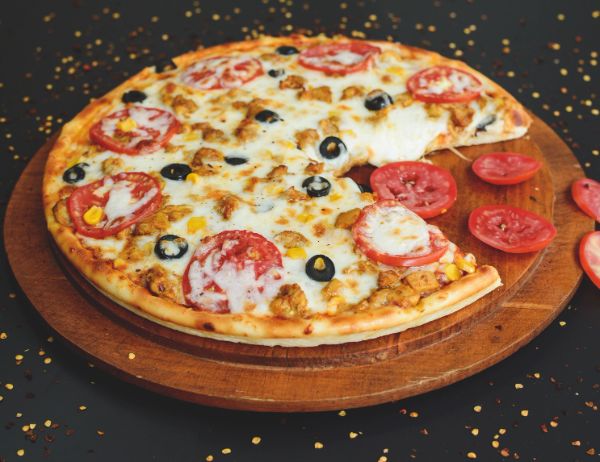 Rangeela Chicken Pizza - Pizza