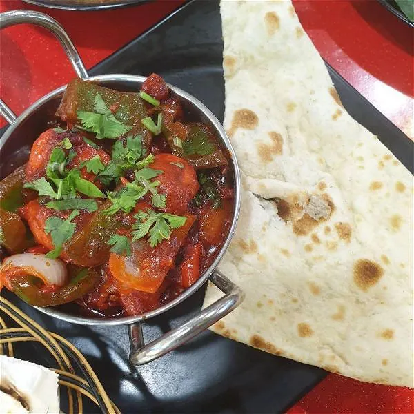 CHILLI CHICKEN NAAN (COMBO)