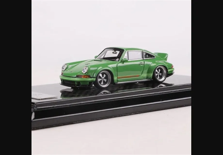 YM MODEL | PORSCHE SINGER DLS | GREEN