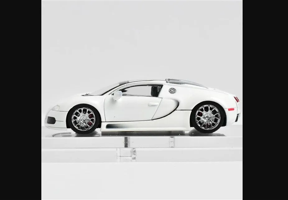 MORTAL | BUGATTI VEYRON | WHITE