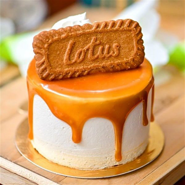 Lotus Cheese Cake - Pastries & Cheesecakes