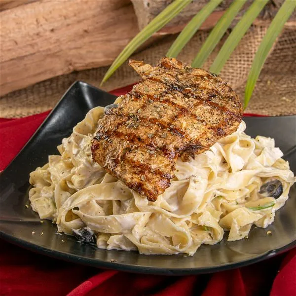 Fettuccine Alfredo Pasta