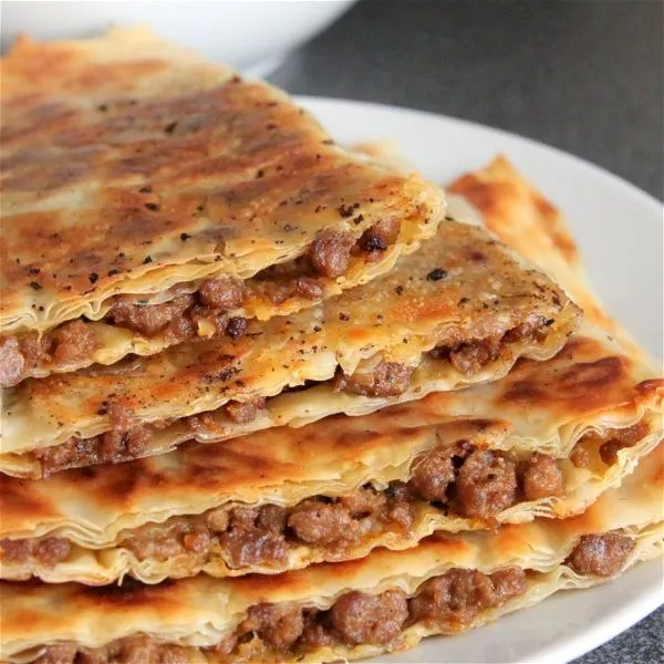 Anda Cheese Qeema Paratha