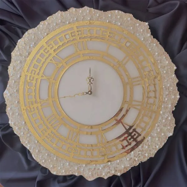 Gold Glitz Resin Clock