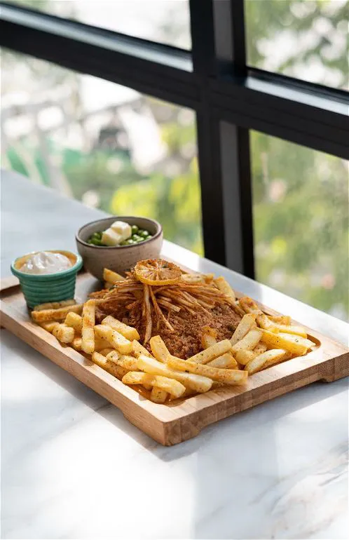 Classic Fish & Chips Platter.