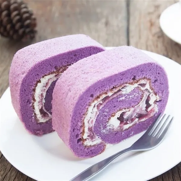 Blueberry Roll Cake
