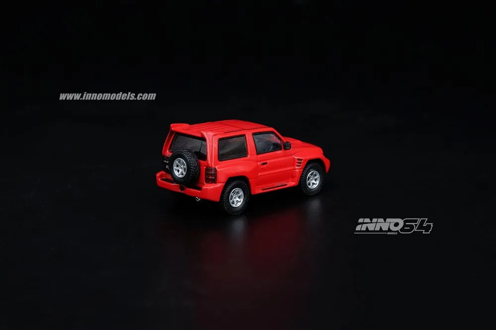 INNO64 | MITSUBISHI PAJERO EVO | RED